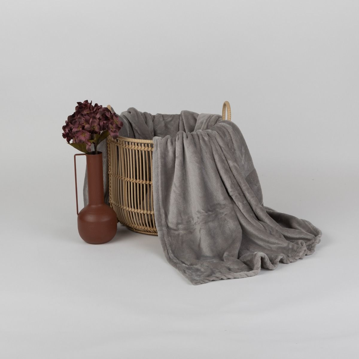 Поларено Одеяло Silk touch, сиво, 130/170 см 4 Поларено Одеяло Silk touch СИВО, 130/170 см 3